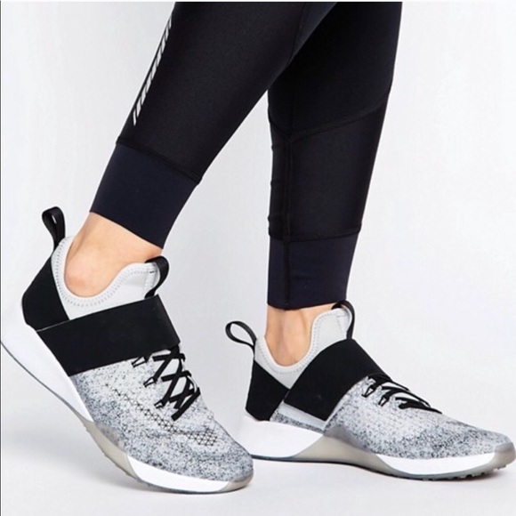 Nike Shoes - 🖤Brand New Nike Air Zoom Strong Shoes🖤